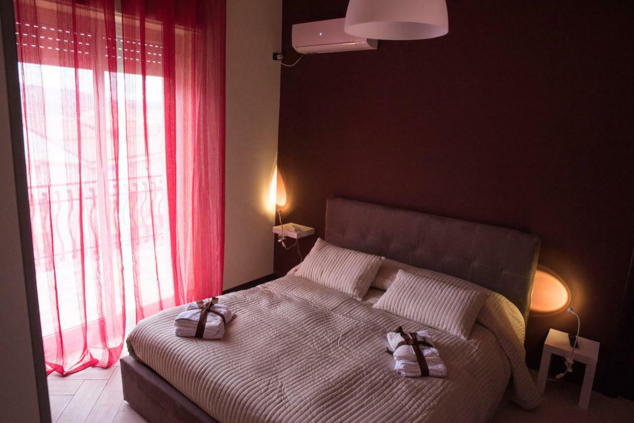 Il Centro Short Lets Hotel Valguarnera Caropepe Exterior foto
